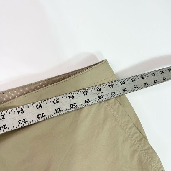 L.L Bean Trail Shorts Women's18 Khaki Brown Mid-Rise Water-Repellent - Picture 4 of 10